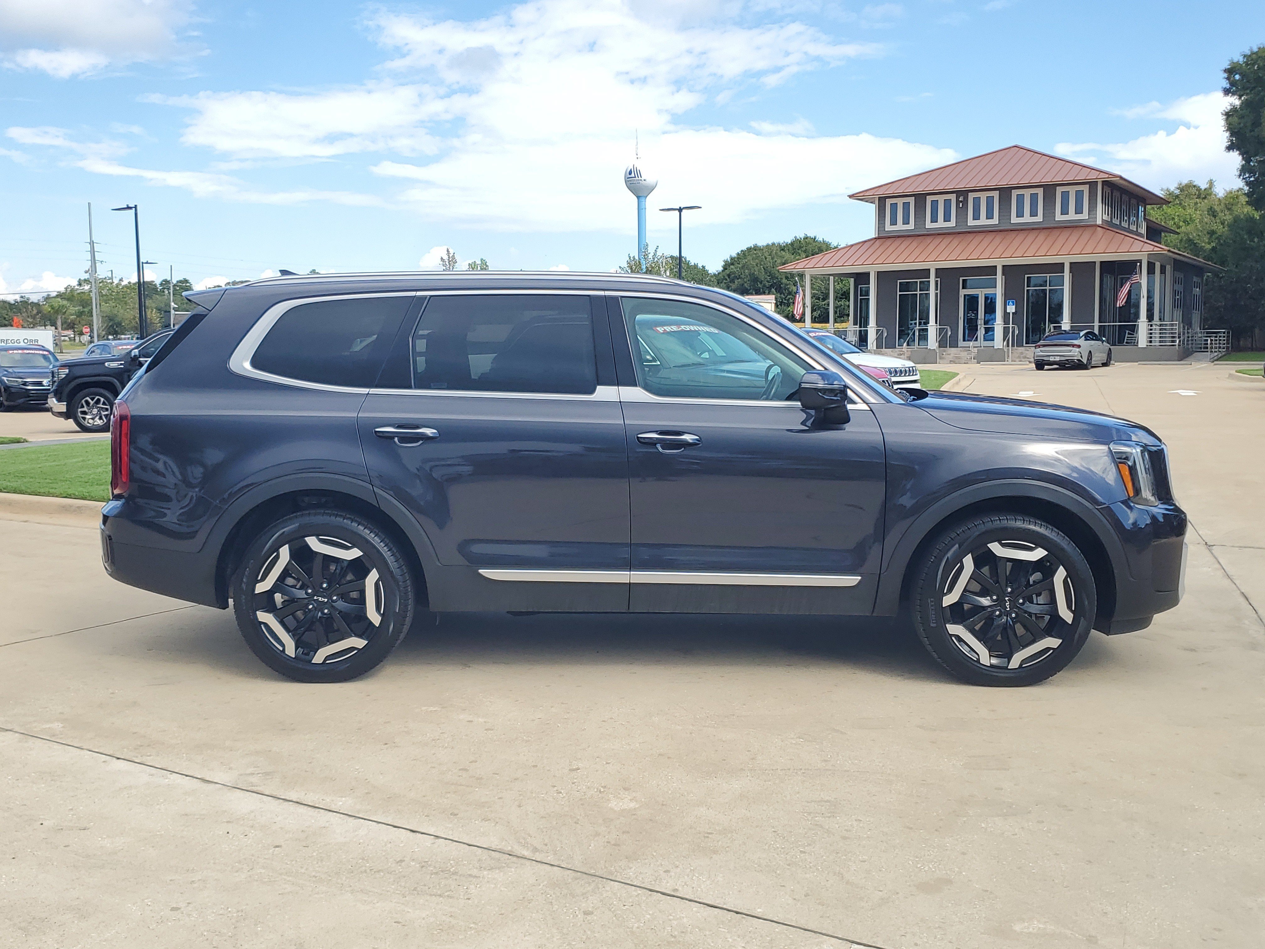 Used 2025 Kia Telluride S AWD/4WD image 9