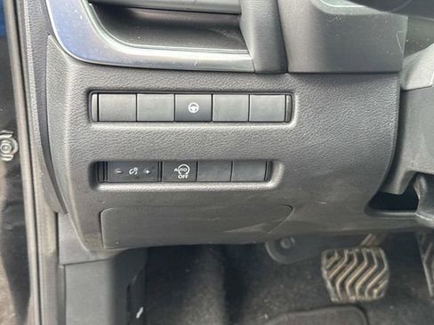 Certified 2023 Nissan Rogue SV FWD image 27