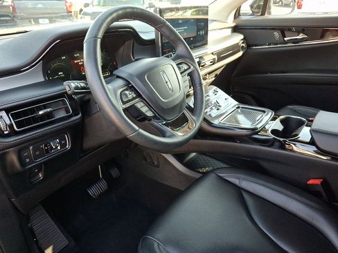 Certified 2022 Lincoln Nautilus AWD image 16