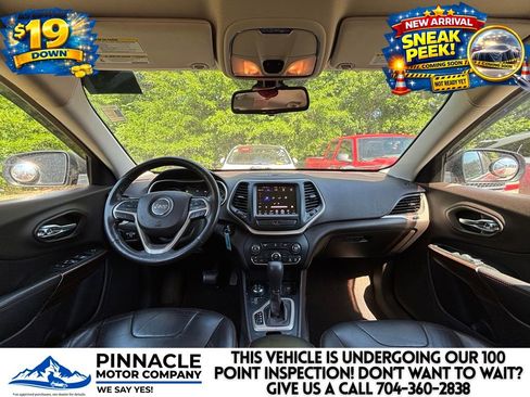 Used 2014 Jeep Cherokee Trailhawk w/ Leather Interior Group AWD/4WD image 3