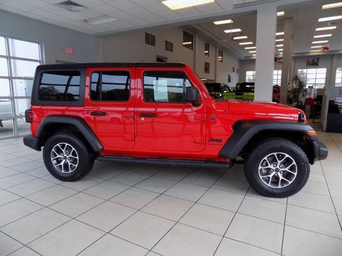 Certified 2024 Jeep Wrangler Sport S image 9