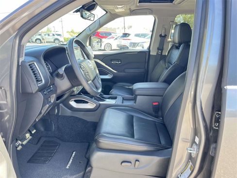 Used 2024 Nissan Frontier SL image 23
