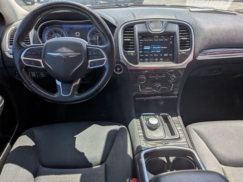 Used 2020 Chrysler 300 Touring AWD/4WD image 21