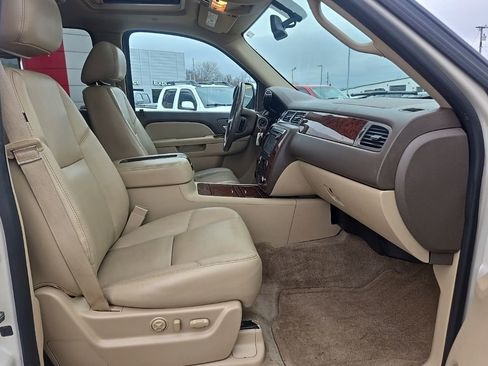 Used 2013 Chevrolet Tahoe LTZ image 30