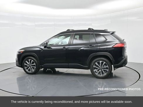 Used 2023 Toyota Corolla Cross XLE w/ Convenience Package image 9