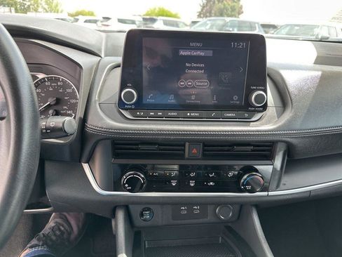 Used 2024 Nissan Rogue S FWD image 27