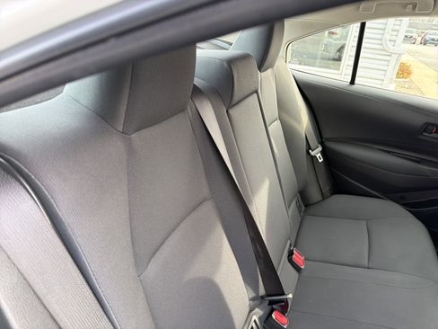 Used 2022 Toyota Corolla LE image 45