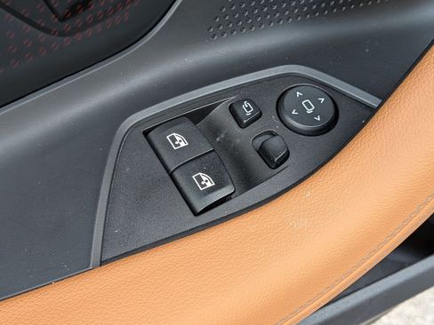 Used 2025 BMW 230i Coupe w/ M Sport Package image 13