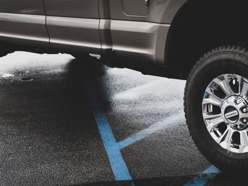 Used 2019 Ford F250 Lariat w/ Chrome Package image 7