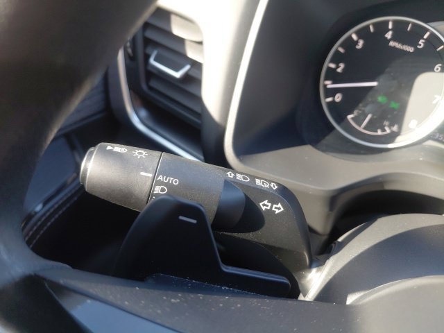 Used 2023 Nissan Rogue SV FWD image 32