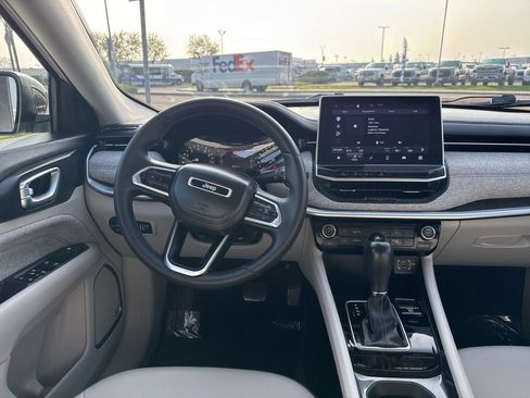 Used 2022 Jeep Compass Latitude w/ Sun and Sound Group image 25