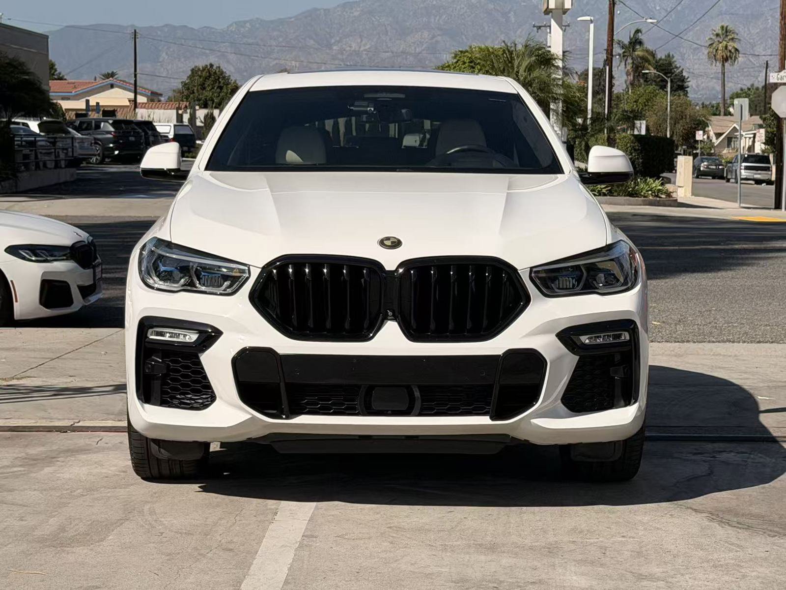 Used 2021 BMW X6 xDrive40i w/ Executive Package AWD/4WD image 3