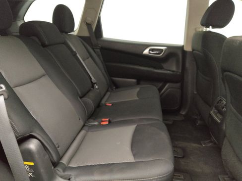 Used 2017 Nissan Pathfinder SV FWD image 19