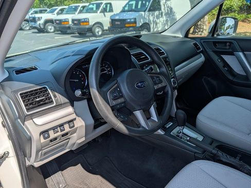 Used 2018 Subaru Forester 2.5i Premium AWD/4WD image 12