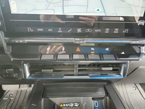 New 2026 GMC Hummer EV 4x4 Crew Cab w/ LPO, Dark Essentials Package image 30