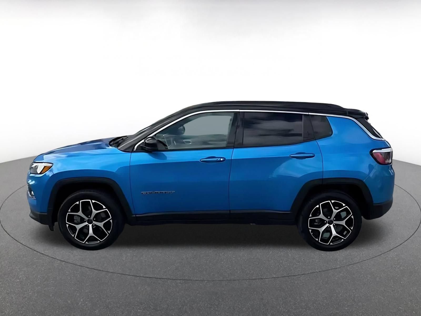 Used 2025 Jeep Compass Limited AWD/4WD image 9