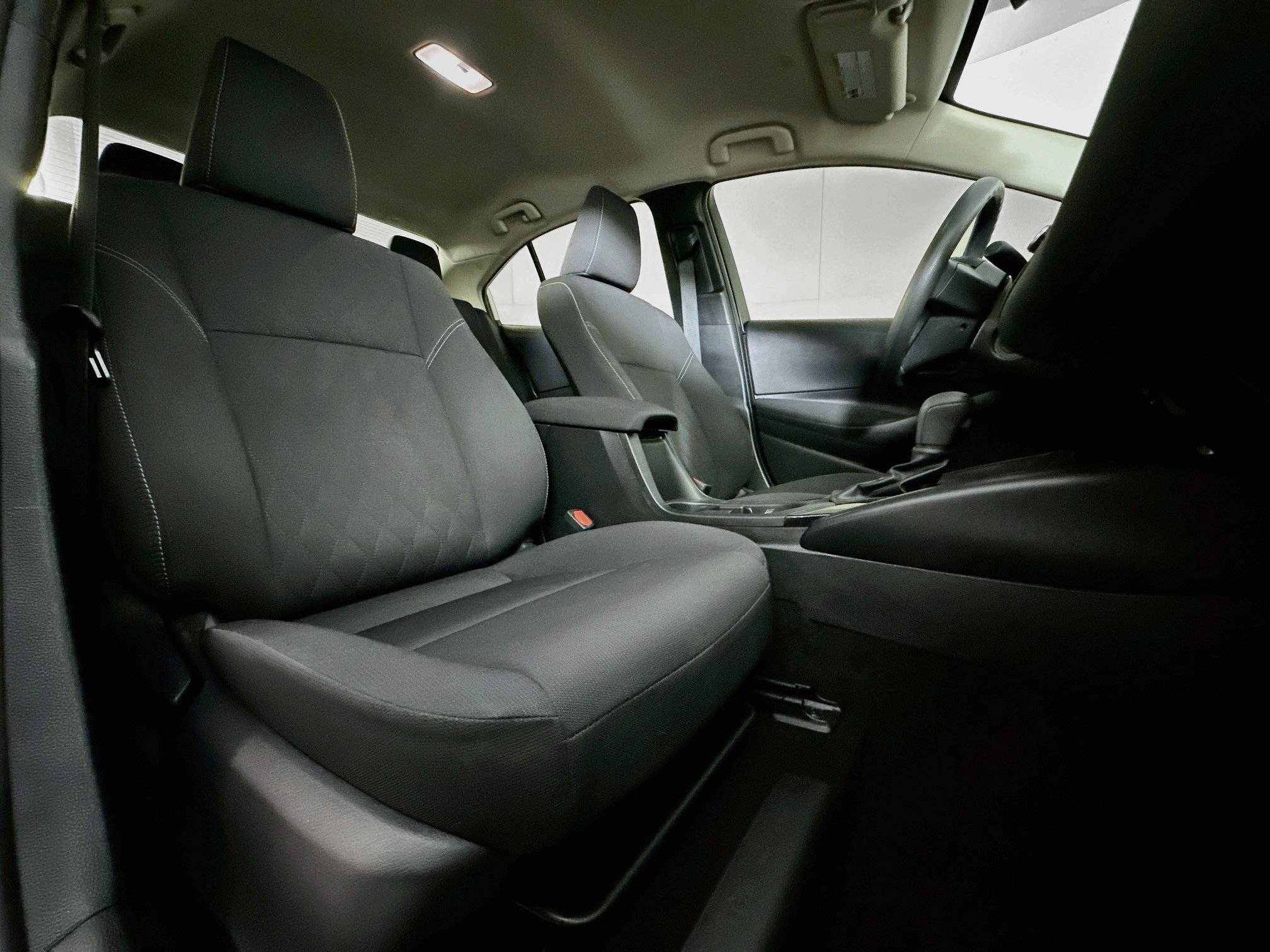 Used 2024 Toyota Corolla LE FWD image 28