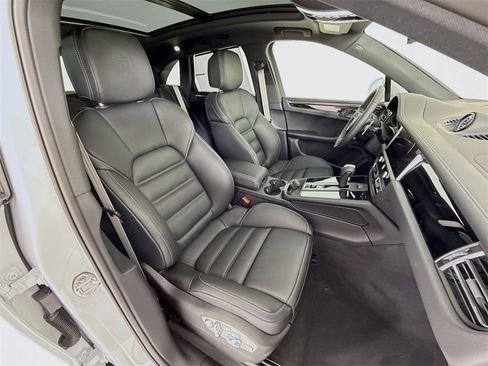 New 2026 Porsche Macan S image 30