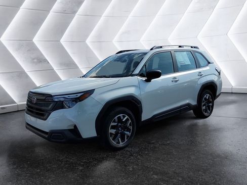 Used 2025 Subaru Forester AWD/4WD image 3