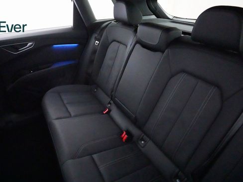 Used 2022 Audi Q4 e-tron Premium Plus image 10