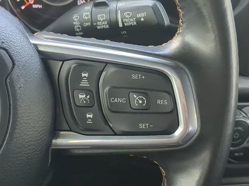 Used 2021 Jeep Wrangler Unlimited Sahara AWD/4WD image 31