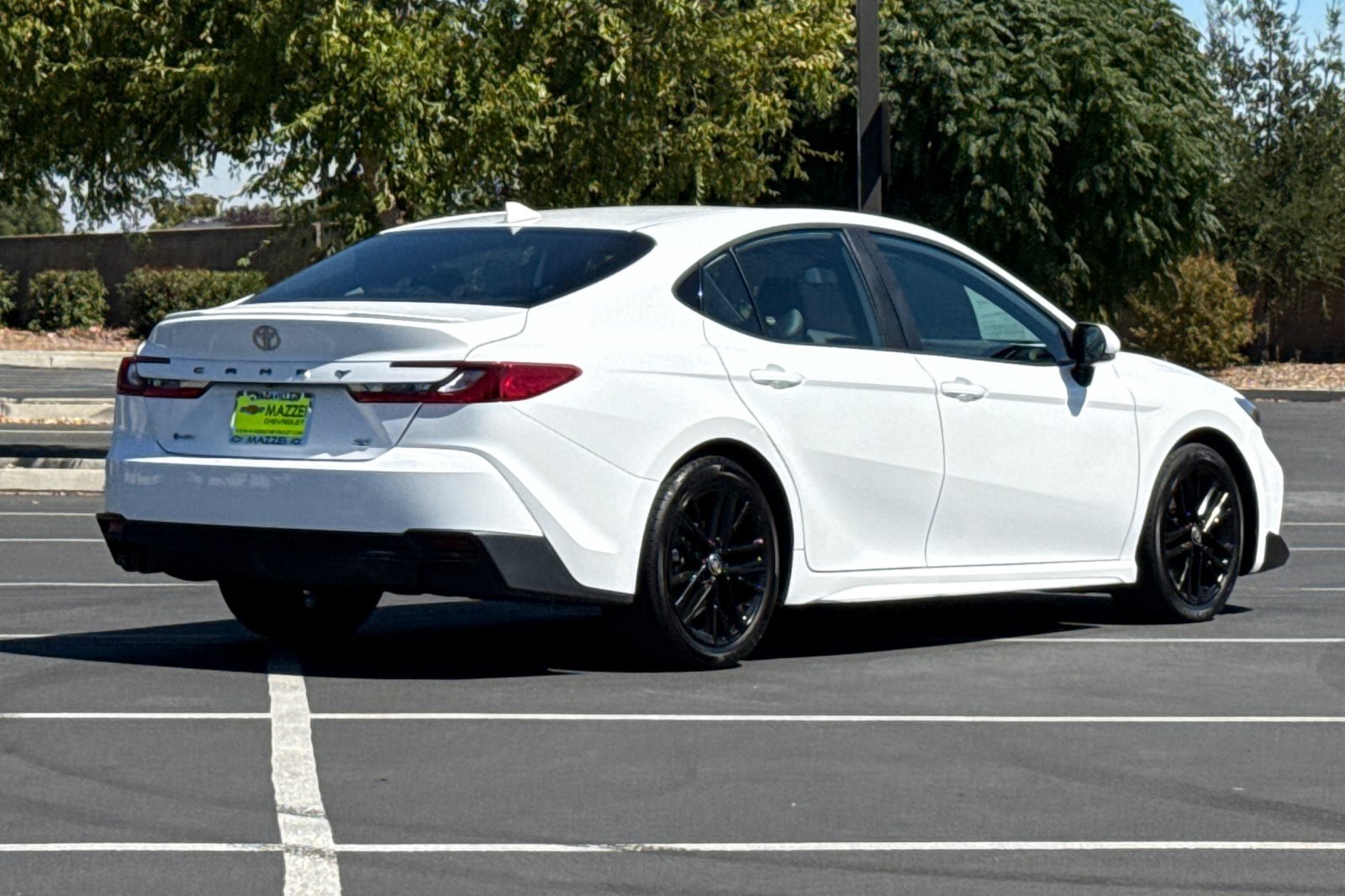 Used 2025 Toyota Camry SE FWD image 11