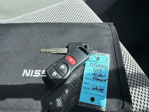 Used 2019 Nissan Frontier SV RWD image 4