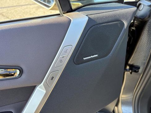 Used 2023 BMW iX xDrive50 w/ Premium Package image 13