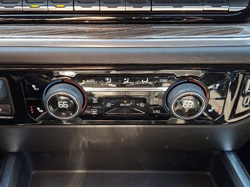 Used 2023 Chevrolet Silverado 1500 RST image 17