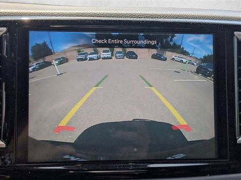 Used 2023 Chrysler Pacifica Touring-L FWD image 15