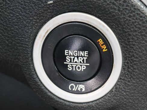 Used 2017 Chrysler 300 C RWD image 11
