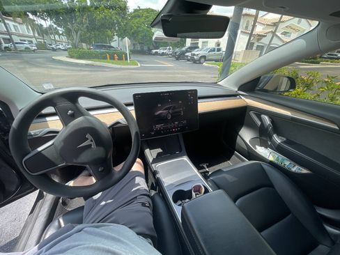 Used 2022 Tesla Model 3 Long Range AWD/4WD image 6