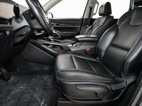 Used 2023 Kia Telluride LX FWD image 11