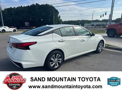 Used 2025 Nissan Altima 2.5 S FWD image 3