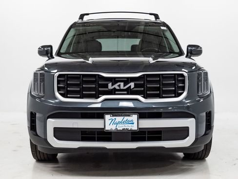 Certified 2024 Kia Telluride S w/ S Sunroof Package AWD/4WD image 4