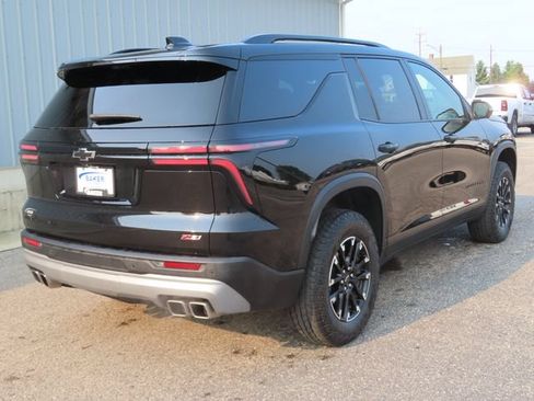 Used 2025 Chevrolet Traverse Z71 w/ Enhanced Driving Package AWD/4WD image 3