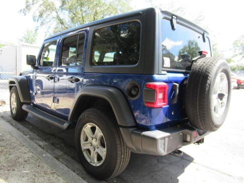 Used 2020 Jeep Wrangler Unlimited Sport S AWD/4WD image 3