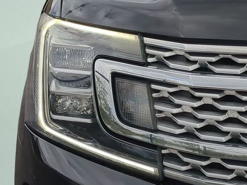 Used 2020 Ford Expedition Platinum image 32