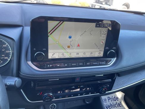 Used 2021 Nissan Rogue SL w/ Premium Package image 19