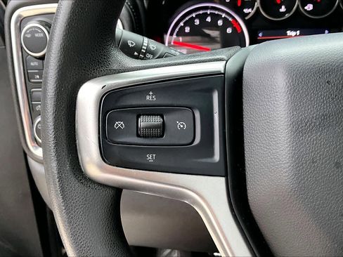Used 2020 Chevrolet Silverado 1500 LT AWD/4WD image 24