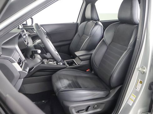 Used 2024 Mitsubishi Outlander SE image 30