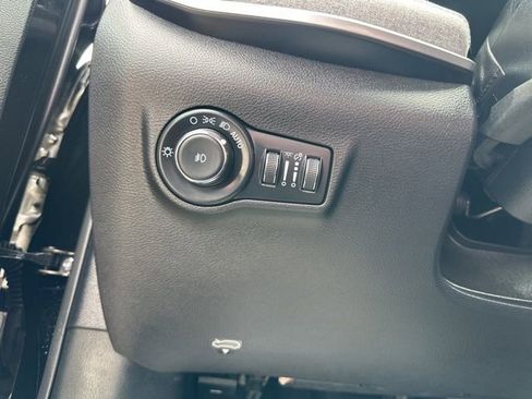 Certified 2025 Jeep Compass Latitude AWD/4WD image 24