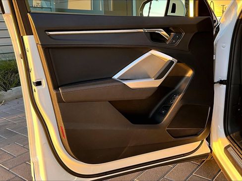 Used 2022 Audi Q3 2.0T Premium Plus w/ Premium Plus Package image 23