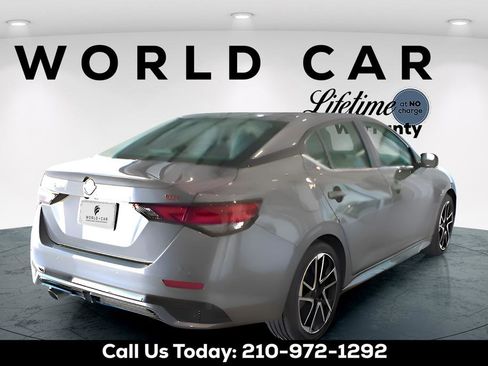 Used 2025 Nissan Sentra SR w/ SR Premium Package FWD image 7