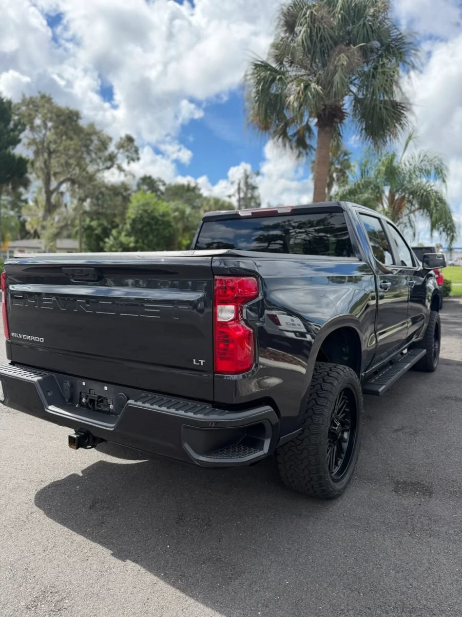 Used 2022 Chevrolet Silverado 1500 LT AWD/4WD image 5