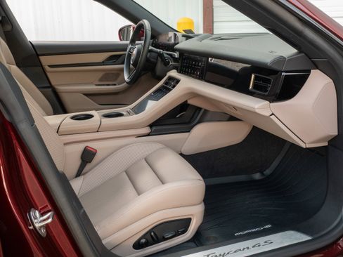 Certified 2021 Porsche Taycan 4S image 28