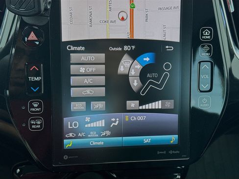 Used 2019 Toyota Prius Prime Premium FWD image 12