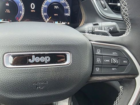 New 2025 Jeep Grand Cherokee L Limited w/ Black Appearance Package image 31