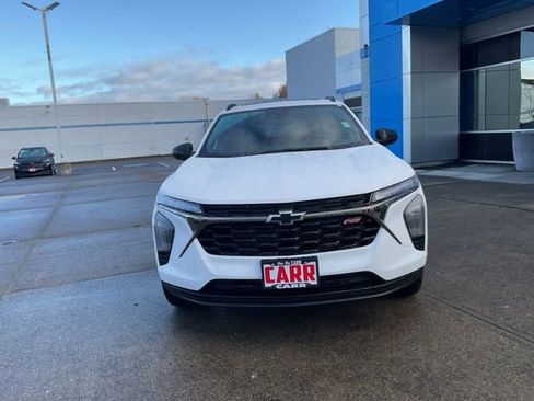 New 2026 Chevrolet Trax RS image 2