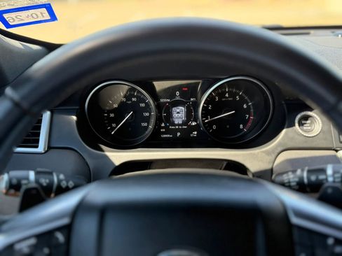 Used 2017 Land Rover Discovery Sport SE image 15